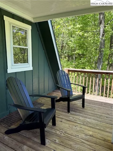 142 Tinys Mountain Dr, Deep Gap, NC 28618 photo 17
