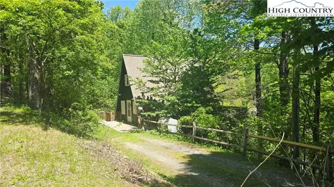 142 Tinys Mountain Dr, Deep Gap, NC 28618 photo 18