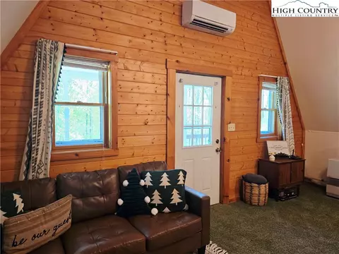 142 Tinys Mountain Dr, Deep Gap, NC 28618 photo 3