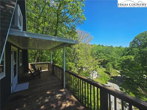 142 Tinys Mountain Dr, Deep Gap, NC 28618 photo 16