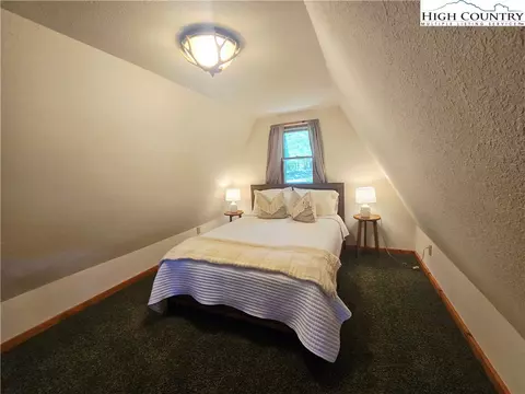 142 Tinys Mountain Dr, Deep Gap, NC 28618 photo 9