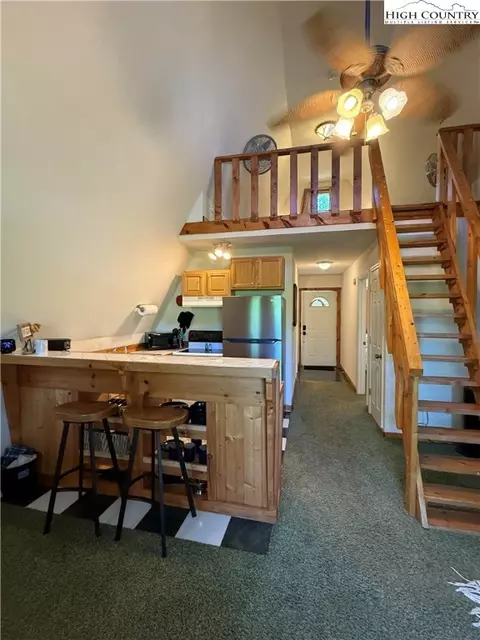 142 Tinys Mountain Dr, Deep Gap, NC 28618 photo 11