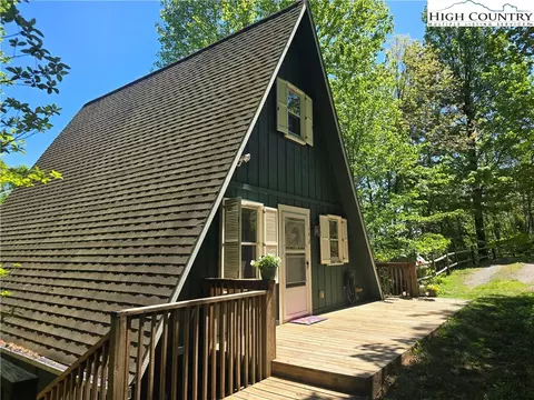 142 Tinys Mountain Dr, Deep Gap, NC 28618 photo 1