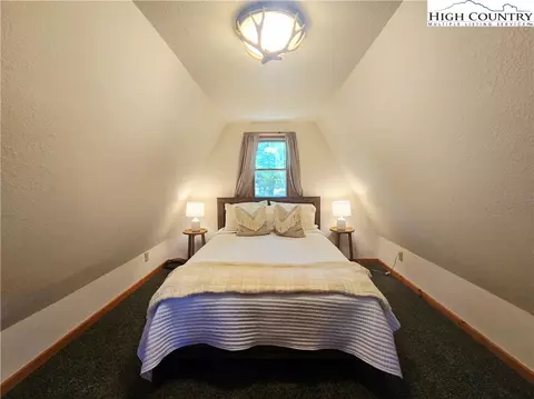 142 Tinys Mountain Dr, Deep Gap, NC 28618 photo 8