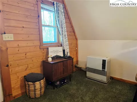 142 Tinys Mountain Dr, Deep Gap, NC 28618 photo 4
