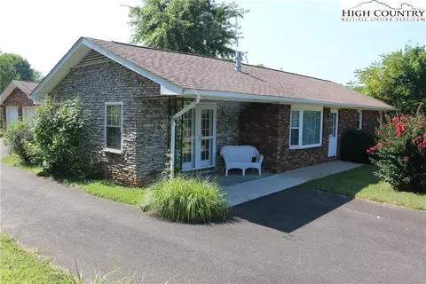 137 Grandview Dr, Sparta, NC 28675