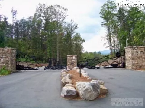 1552 Bear Cliff Drive Lk, Nebo, NC 28761