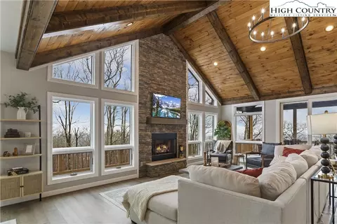 Living - 240 Silver Fox Trl, Beech Mountain, NC 28604 photo 2 of 5