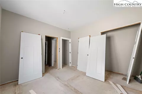 Bedroom - 240 Silver Fox Trl, Beech Mountain, NC 28604 photo 3 of 5