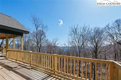 Exterior - 240 Silver Fox Trl, Beech Mountain, NC 28604 photo 2 of 6