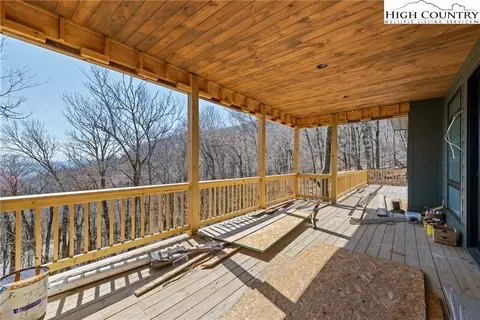 Exterior - 240 Silver Fox Trl, Beech Mountain, NC 28604 photo 4 of 6