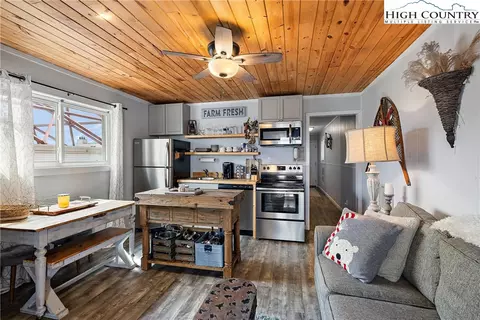 301 Pinnacle Inn Rd #3302, Beech Mountain, NC 28604