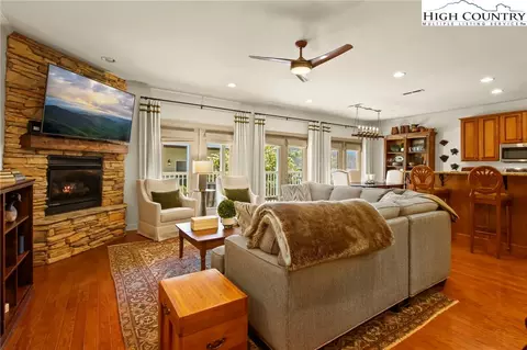 127 Charles Lowe Ln #17, Banner Elk, NC 28604