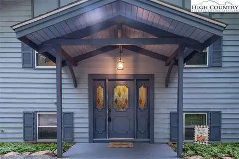 377 Deer Run Rd, Roaring Gap, NC 28668