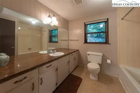 Bath - 377 Deer Run Rd, Roaring Gap, NC 28668 photo 2 of 3