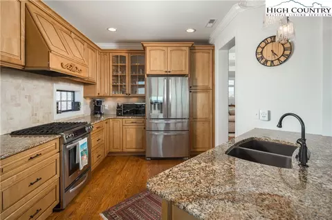 412 Oz Rd, Beech Mountain, NC 28604 photo 11