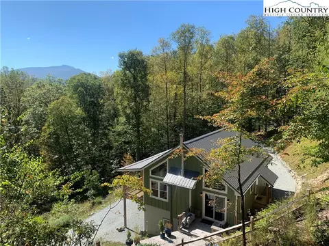 1561 Old Turnpike Rd, Boone, NC 28607