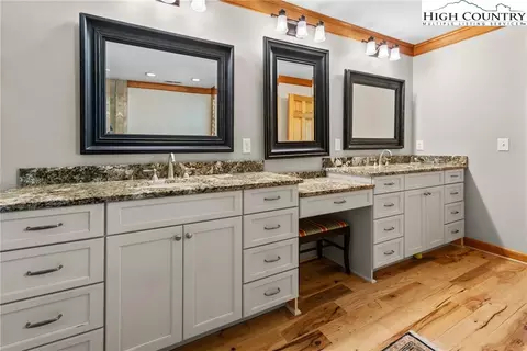 Bath - 162 Pinecrest Ct, Boone, NC 28607 photo 3 of 9