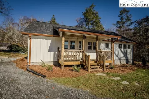 223 Tipton Ln, Blowing Rock, NC 28605
