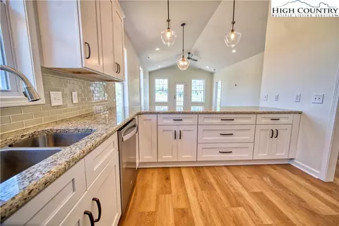 180 Amberwood Ln #1, Jefferson, NC 28640