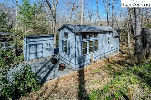 793 Highland Hills Rd, Newland, NC 28657