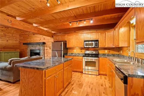 1620 Grandview Dr, Boone, NC 28607 photo 8