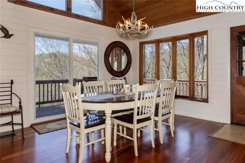 310 W Laurel Cir, Deep Gap, NC 28618 photo 3