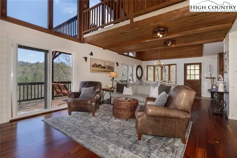 310 W Laurel Cir, Deep Gap, NC 28618 photo 6