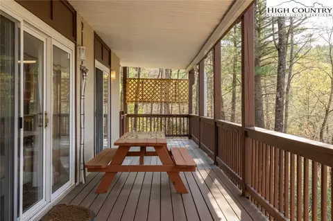 310 W Laurel Cir, Deep Gap, NC 28618 photo 28