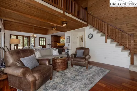 310 W Laurel Cir, Deep Gap, NC 28618 photo 7