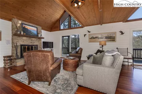 310 W Laurel Cir, Deep Gap, NC 28618 photo 5