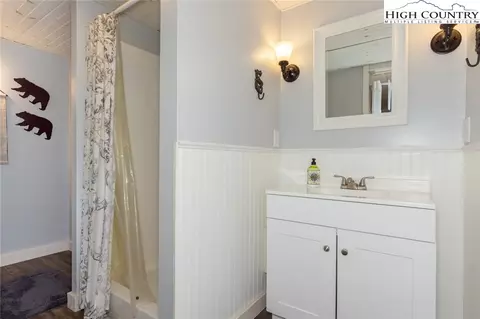 310 W Laurel Cir, Deep Gap, NC 28618 photo 26