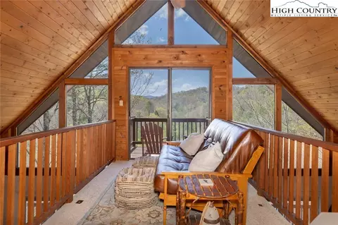 310 W Laurel Cir, Deep Gap, NC 28618 photo 15
