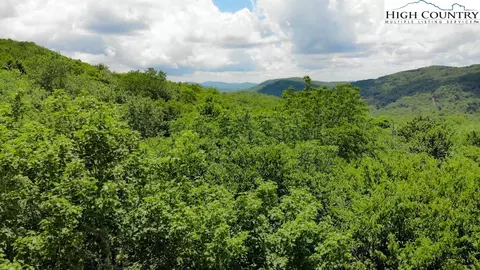 1715 Forest Ridge Dr #17, Linville, NC 28646