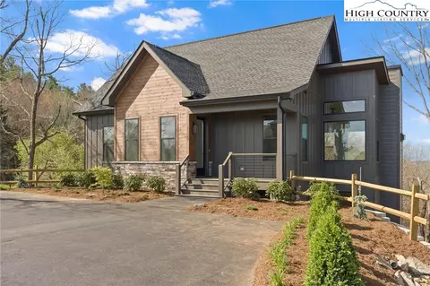 155 Van Gogh Dr, Blowing Rock, NC 28605