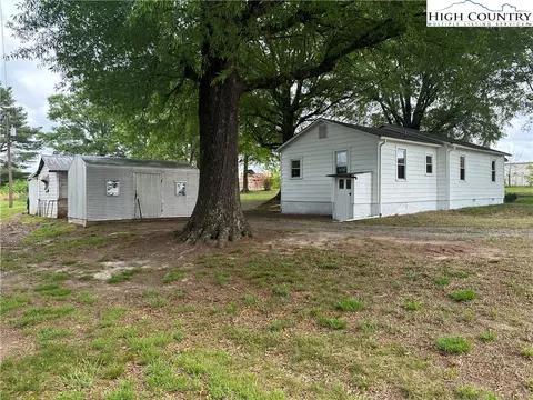 135 Hendren Ln, Hiddenite, NC 28636 photo 7