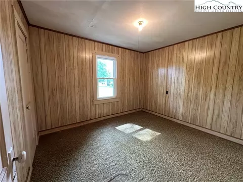 135 Hendren Ln, Hiddenite, NC 28636 photo 21