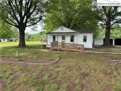 135 Hendren Ln, Hiddenite, NC 28636 photo 8