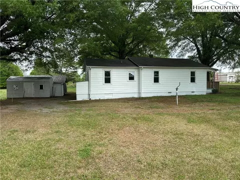 135 Hendren Ln, Hiddenite, NC 28636 photo 5