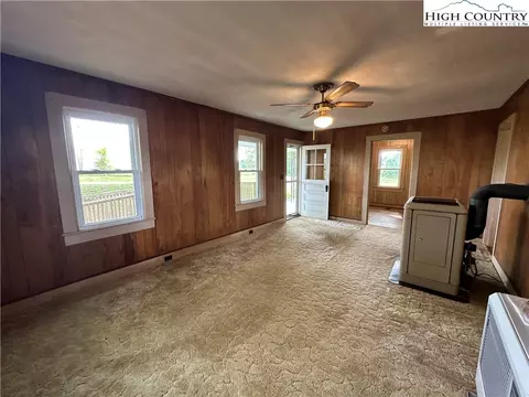 135 Hendren Ln, Hiddenite, NC 28636 photo 18