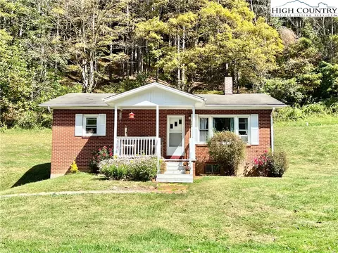 622 Sherwood Rd, Vilas, NC 28692