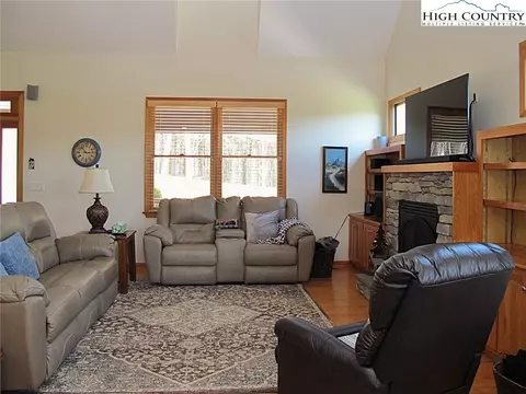 197 Greenview Dr, Jefferson, NC 28640 photo 10