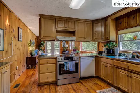 492 Willard Johnson Rd, Vilas, NC 28692 photo 13
