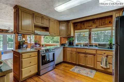 492 Willard Johnson Rd, Vilas, NC 28692 photo 11