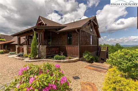 40 Camp Eagle Ct, Banner Elk, NC 28604