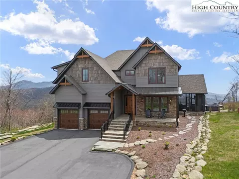 371 Green Clfs, Sugar Mountain, NC 28604