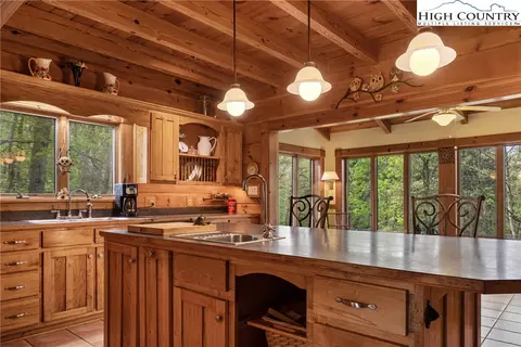 286 Howell Rd # -B, Lansing, NC 28643 photo 10