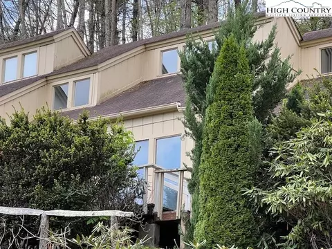 196 Trout Pond Ln #2, Banner Elk, NC 28604