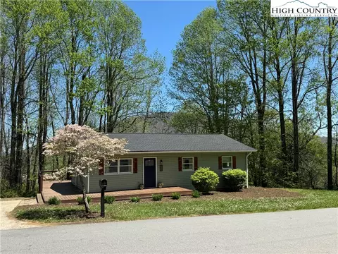 506 Greenbriar Dr, West Jefferson, NC 28694