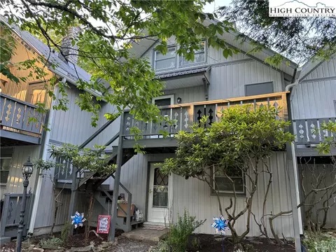 105 N Pinnacle Ridge Rd #2, Beech Mountain, NC 28604